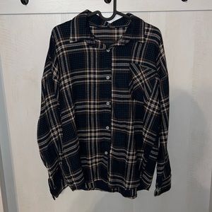 Women’s Long Sleeve Flannel. Size MEDIUM